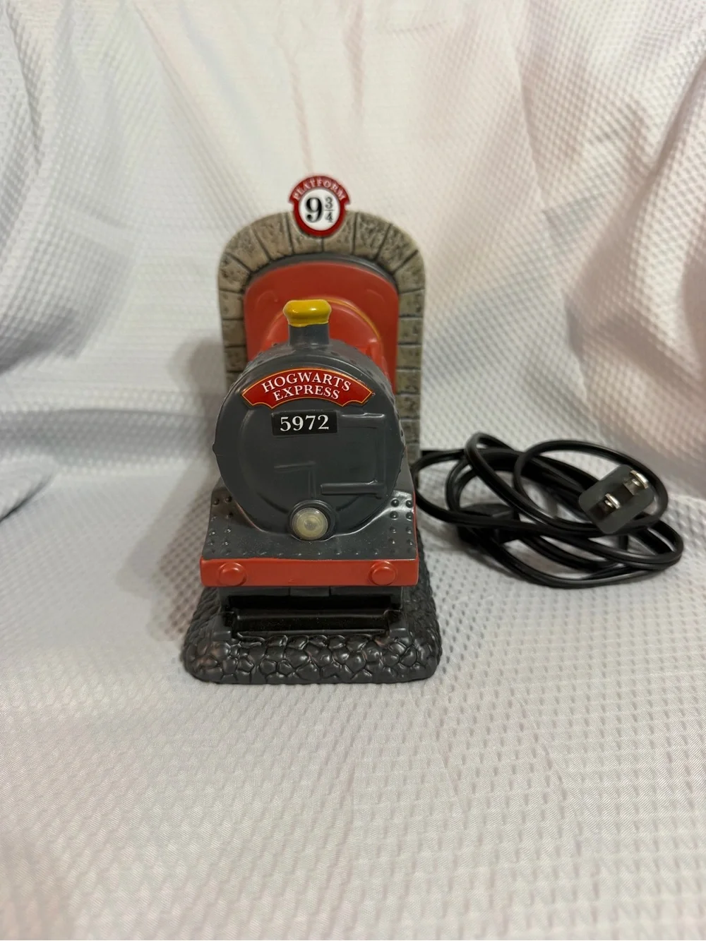 Scentsy Harry Potter Platform 9 3/4 Hogwarts Express Train Wax Warmer
